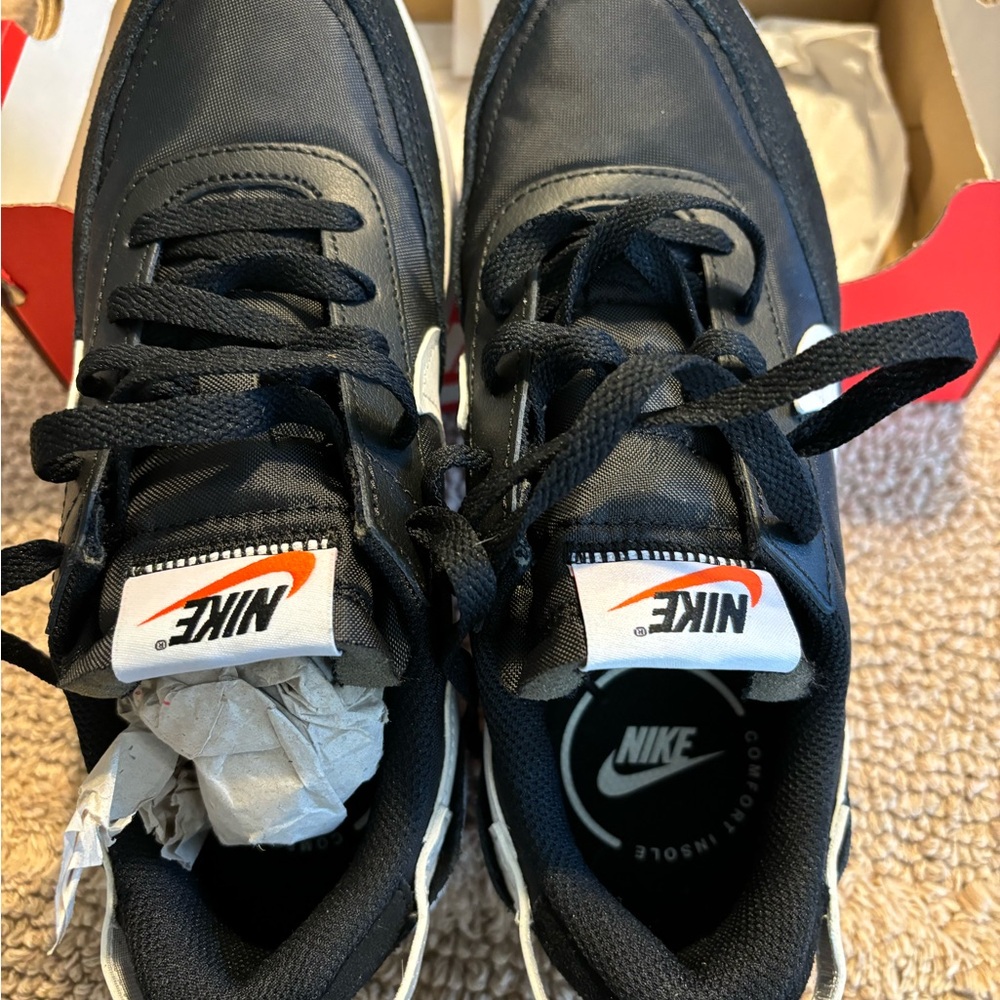 Nike Women’s Black and White Sneakers